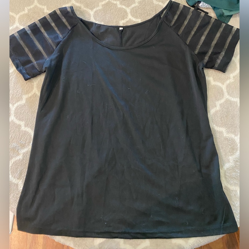 BLACK SHEER SHORT-SLEEVE TSHIRT
